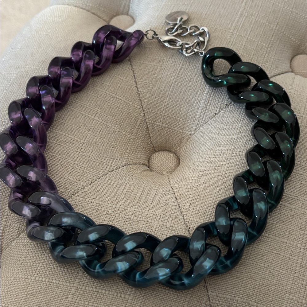 PONO resin necklace